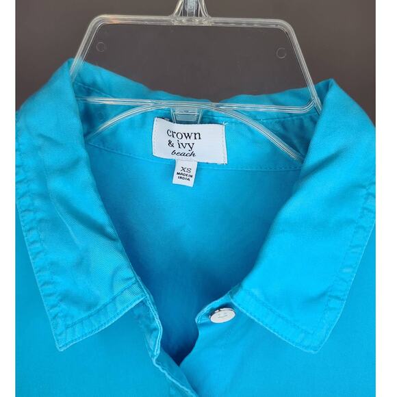 Crown & Ivy Beach blue long sleeve button down shirt - xs - Picture 2 of 5